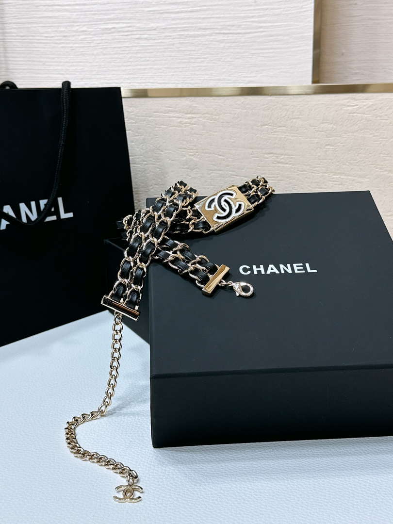Chanel 25S Chain Belt Metal and Resin Black and White AA0903