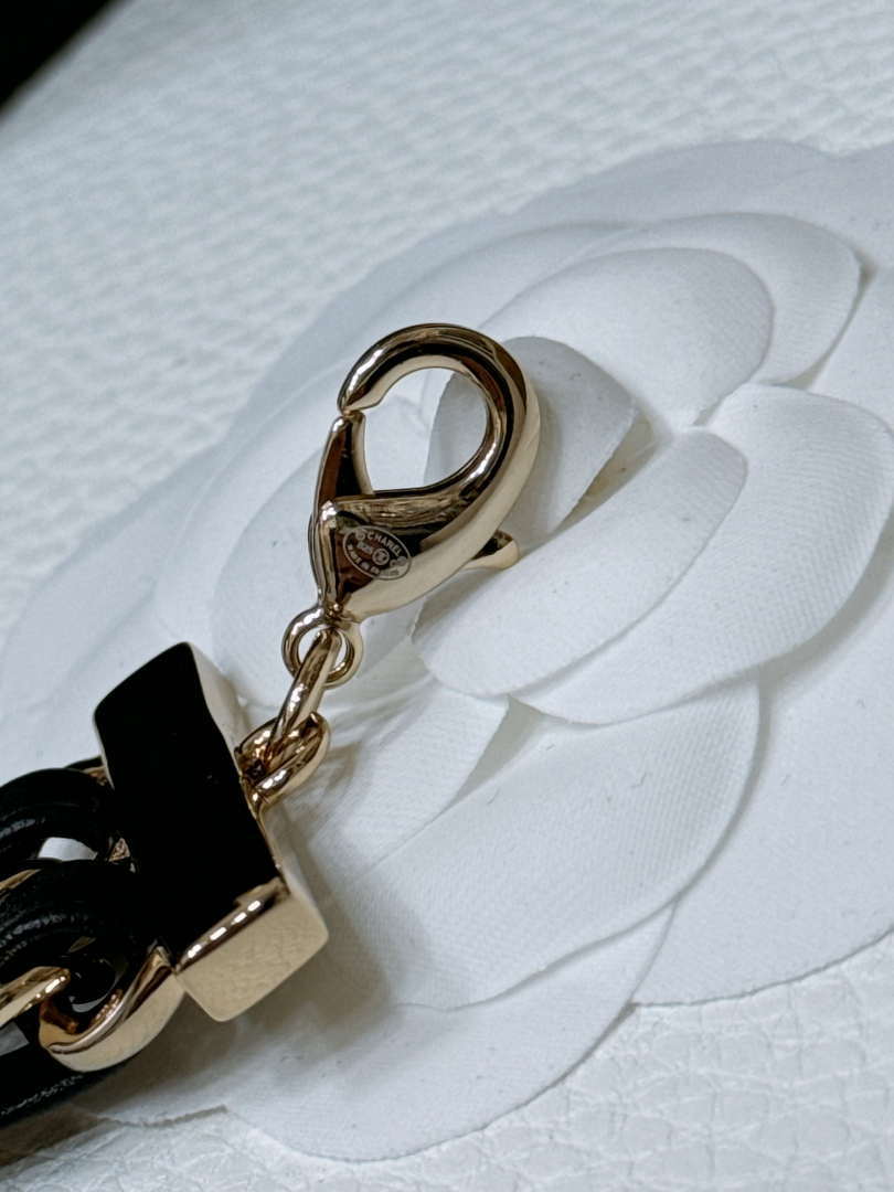 Chanel 25S Chain Belt Metal and Resin Black and White AA0903
