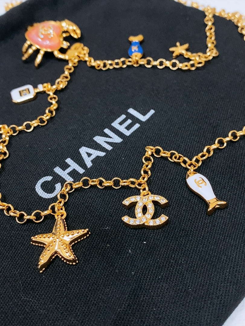 Chanel 25S Chanel waist chain resin pink with white crab small fish AA9013