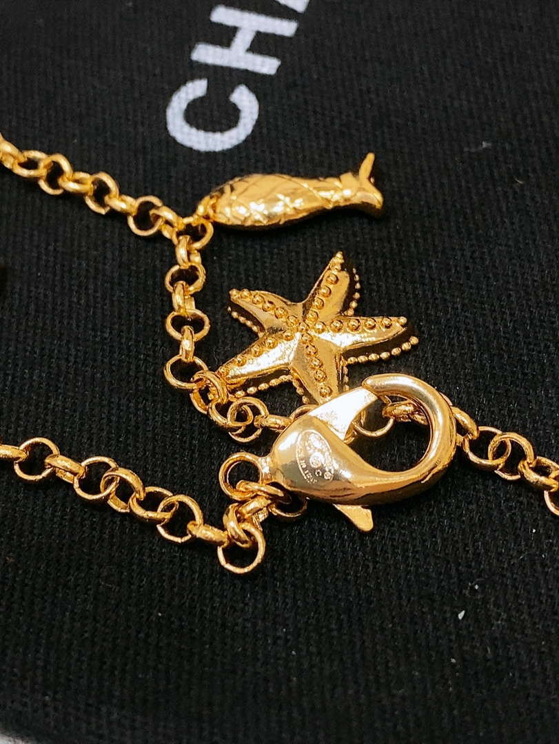 Chanel 25S Chanel waist chain resin pink with white crab small fish AA9013