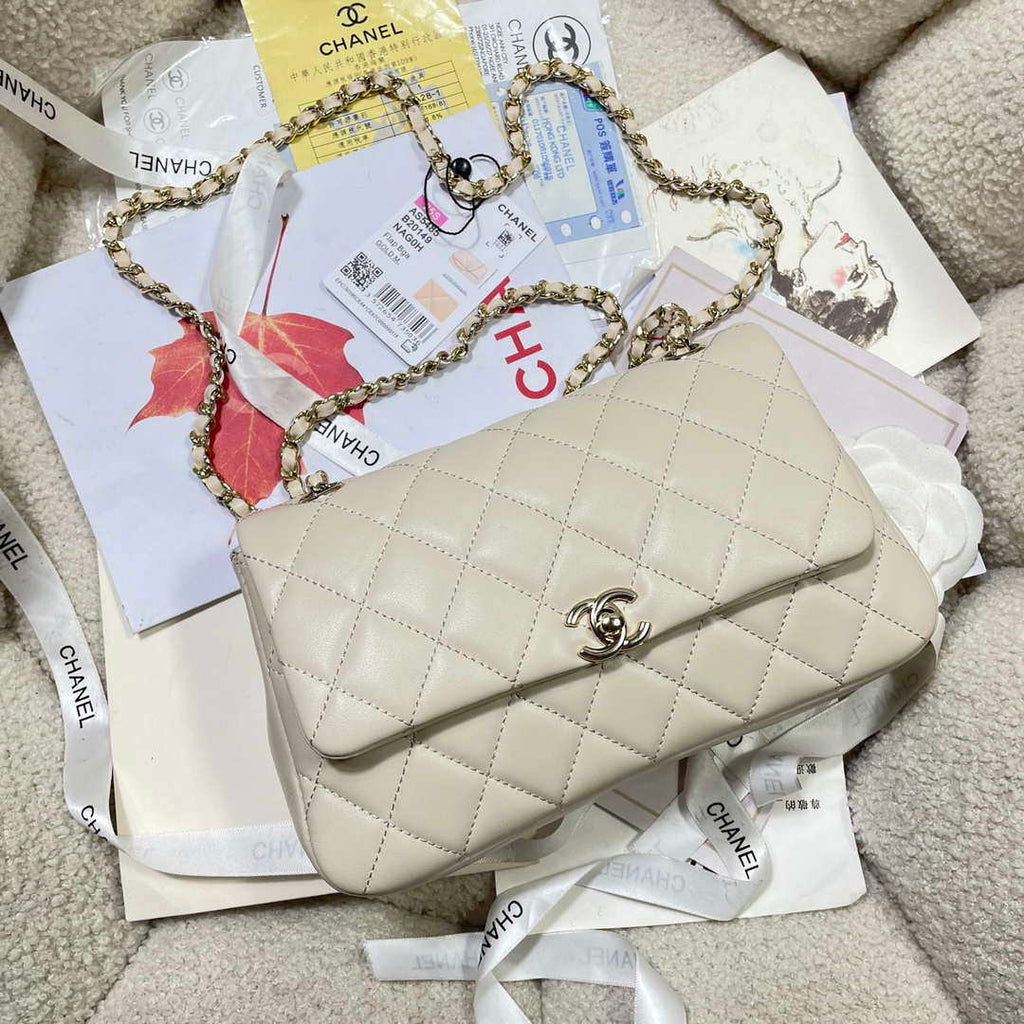 Chanel 25S Flap White Lambskin Bag AP5485 gold