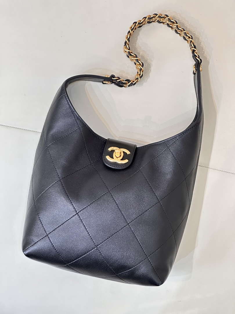Chanel 25SS AS5403 Hobo Handbag Shiny Lambskin & Gold-Tone Metal Black