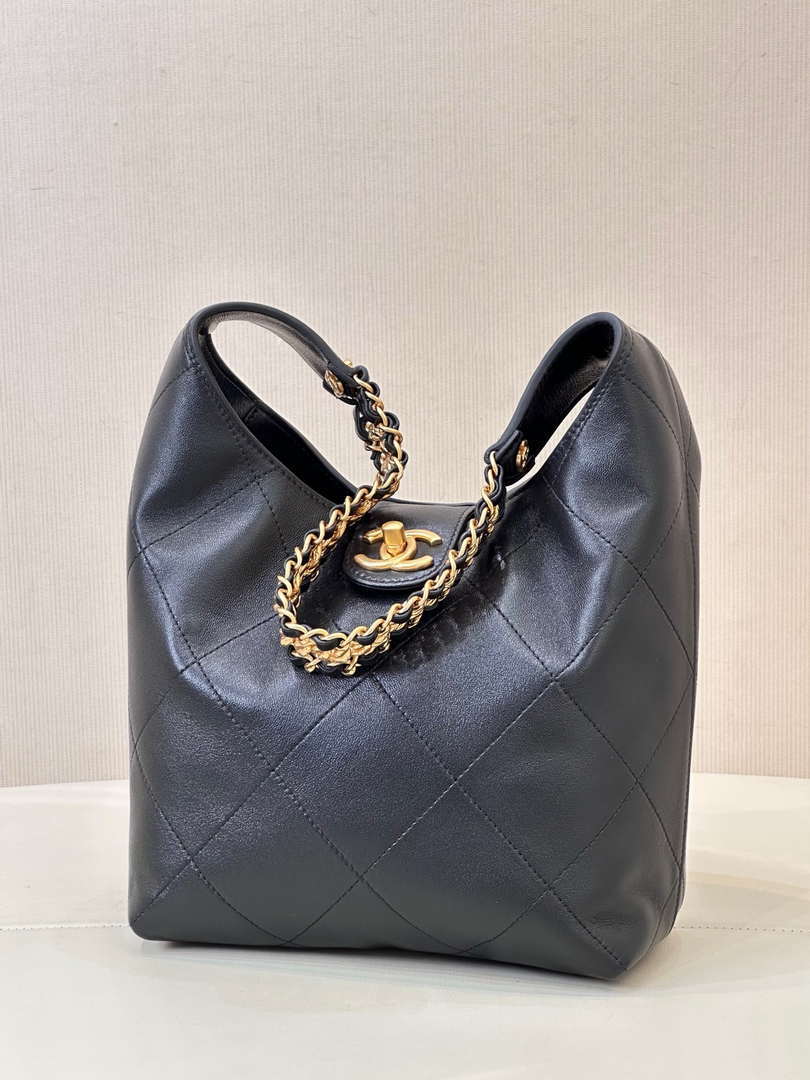 Chanel 25SS AS5403 Hobo Handbag Shiny Lambskin & Gold-Tone Metal Black
