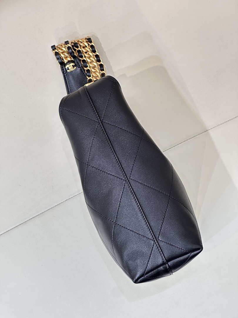 Chanel 25SS AS5403 Hobo Handbag Shiny Lambskin & Gold-Tone Metal Black - Default Title - View 9