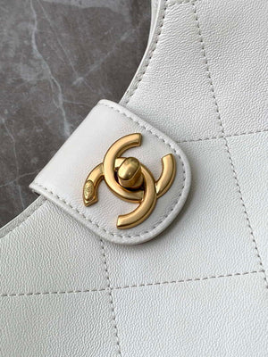 Chanel 25SS AS5403 Hobo Handbag Shiny Lambskin & Gold-Tone Metal White - Default Title - View 5