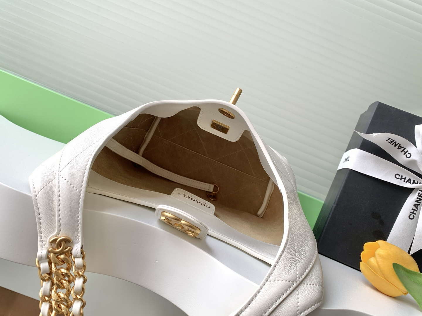 Chanel 25SS AS5403 Hobo Handbag Shiny Lambskin & Gold-Tone Metal White - Default Title - View 8