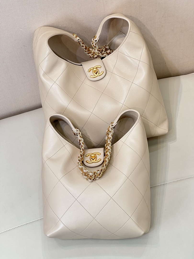 Chanel 25P AS5425 Large Hobo Handbag Shiny Lambskin & Gold-Tone Metal Apricot - Default Title - View 3