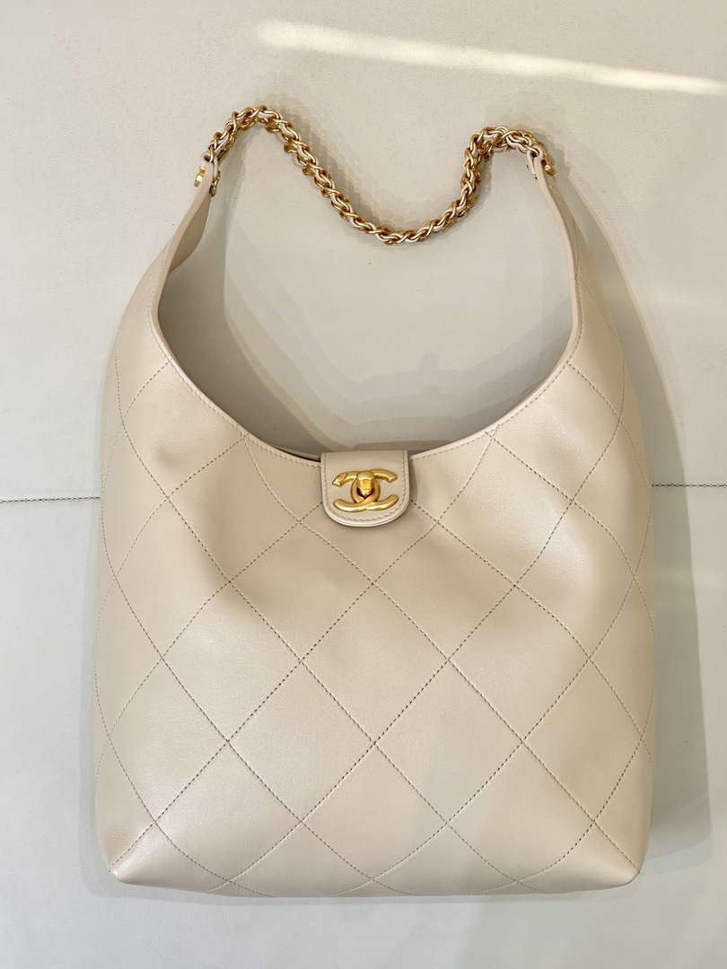 Chanel 25P AS5425 Large Hobo Handbag Shiny Lambskin & Gold-Tone Metal Apricot - Default Title - View 1