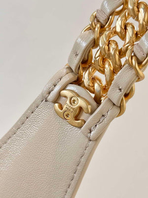 Chanel 25P AS5425 Large Hobo Handbag Shiny Lambskin & Gold-Tone Metal Apricot - Default Title - View 17