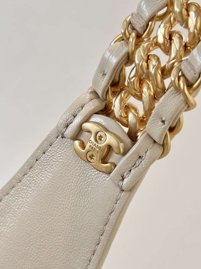 Chanel 25P AS5425 Large Hobo Handbag Shiny Lambskin & Gold-Tone Metal Apricot - Default Title - View 17