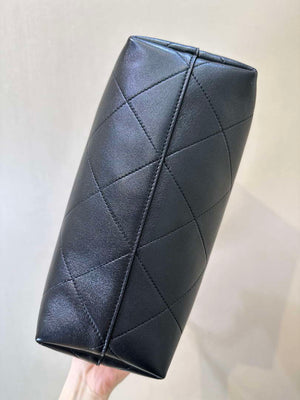 Chanel 25SS AS5425 Large Hobo Handbag Shiny Lambskin & Gold-Tone Metal Black - Default Title - View 17