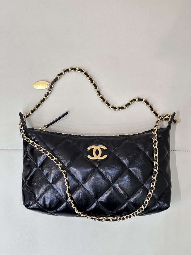 Chanel 25SS AS5528 Hobo Handbag in Lambskin Black