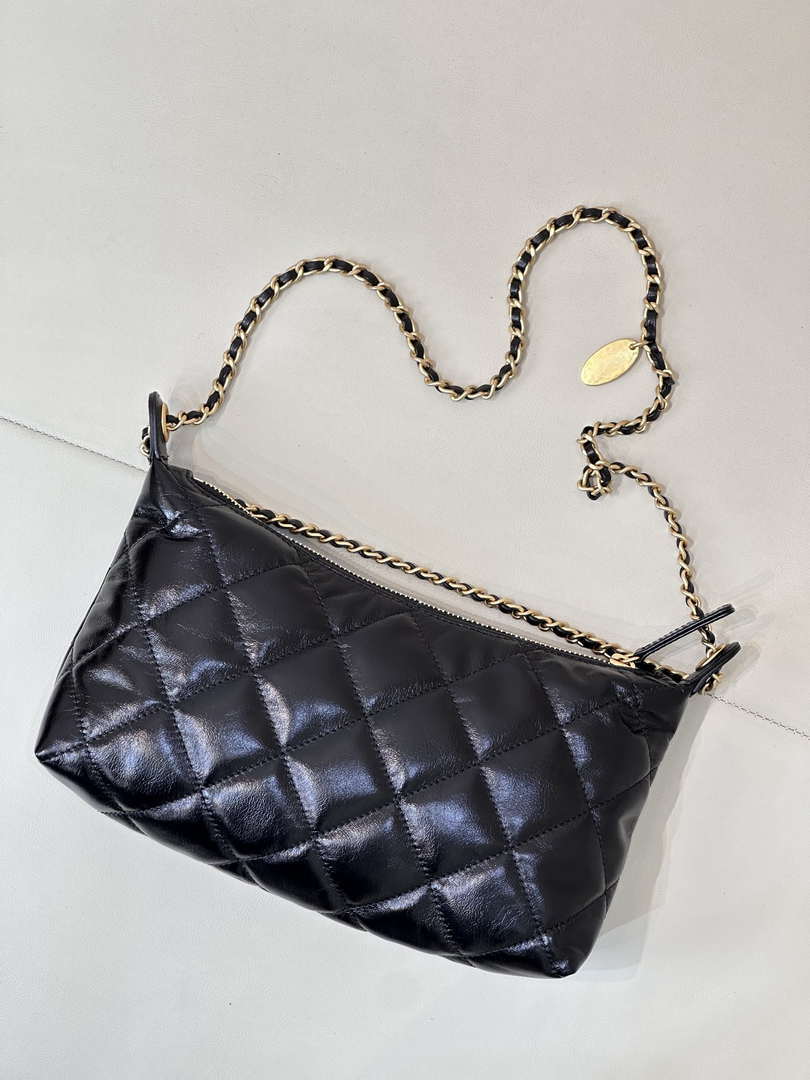 Chanel 25SS AS5528 Hobo Handbag in Lambskin Black