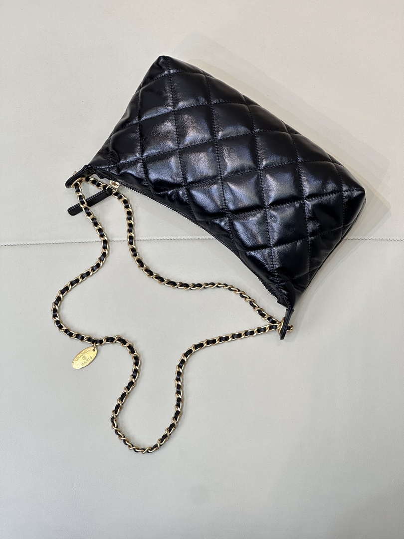 Chanel 25SS AS5528 Hobo Handbag in Lambskin Black