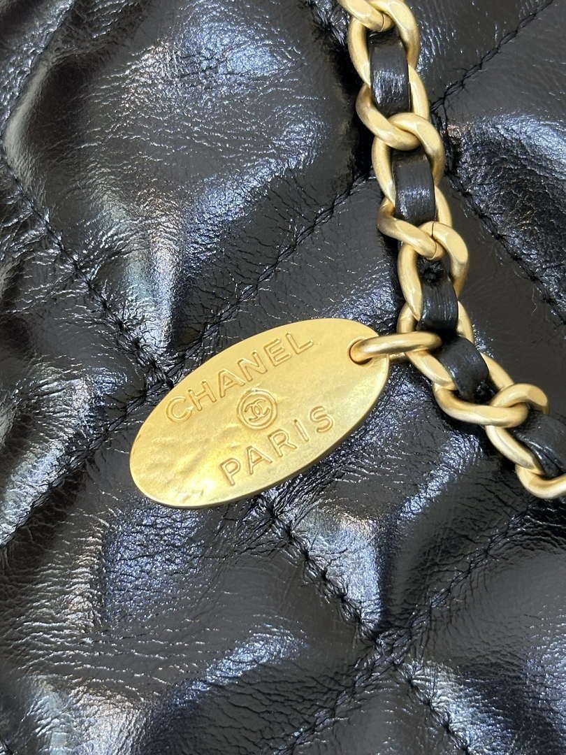 Chanel 25SS AS5528 Hobo Handbag in Lambskin Black