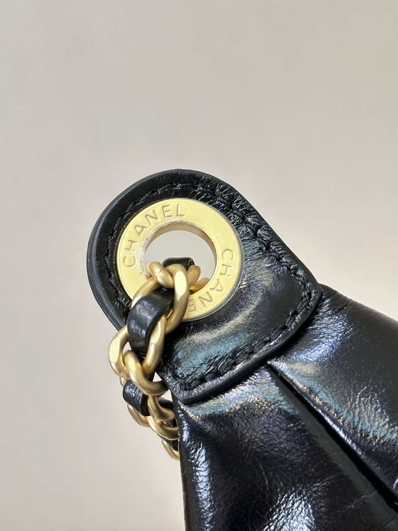 Chanel 25SS AS5528 Hobo Handbag in Lambskin Black