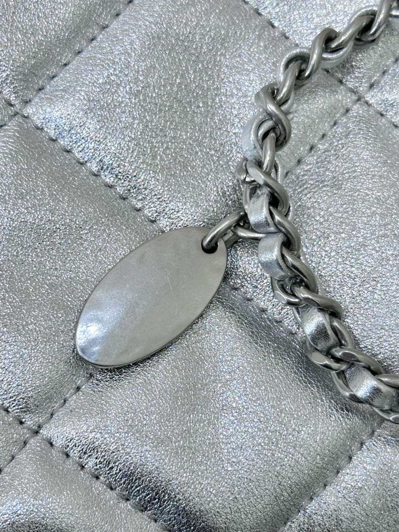 Chanel 25SS AS5528 Hobo Handbag in Lambskin Silver