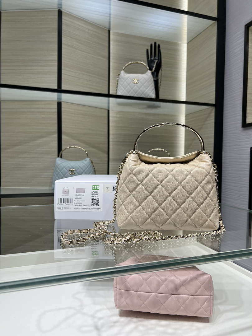 Chanel 25SS Crush With handle box Bag Lambskin AP4591 Apricot
