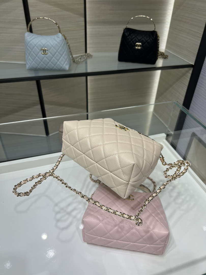 Chanel 25SS Crush With handle box Bag Lambskin AP4591 Apricot