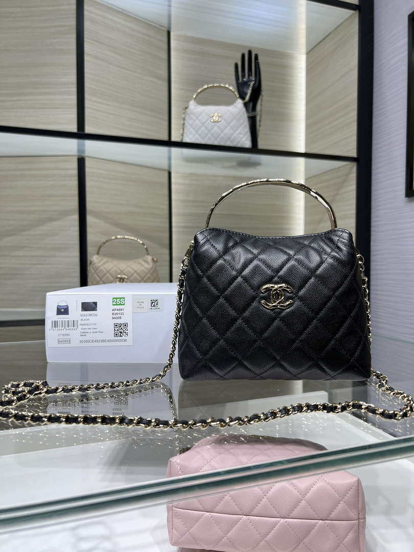 Chanel 25SS Crush With handle box Bag Lambskin AP4591 Black