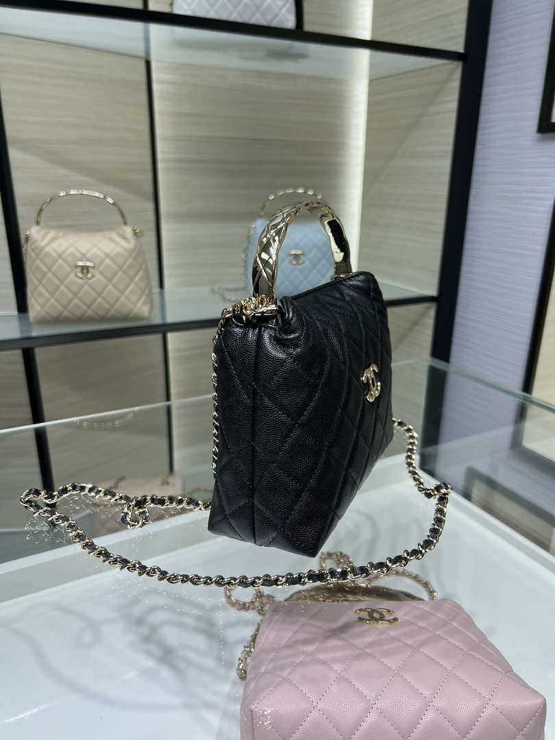 Chanel 25SS Crush With handle box Bag Lambskin AP4591 Black