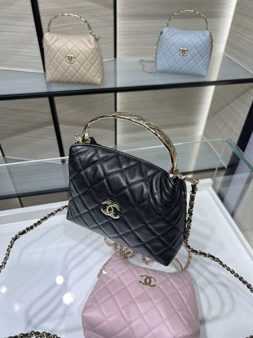 Chanel 25SS Crush With handle box Bag Lambskin AP4591 Black