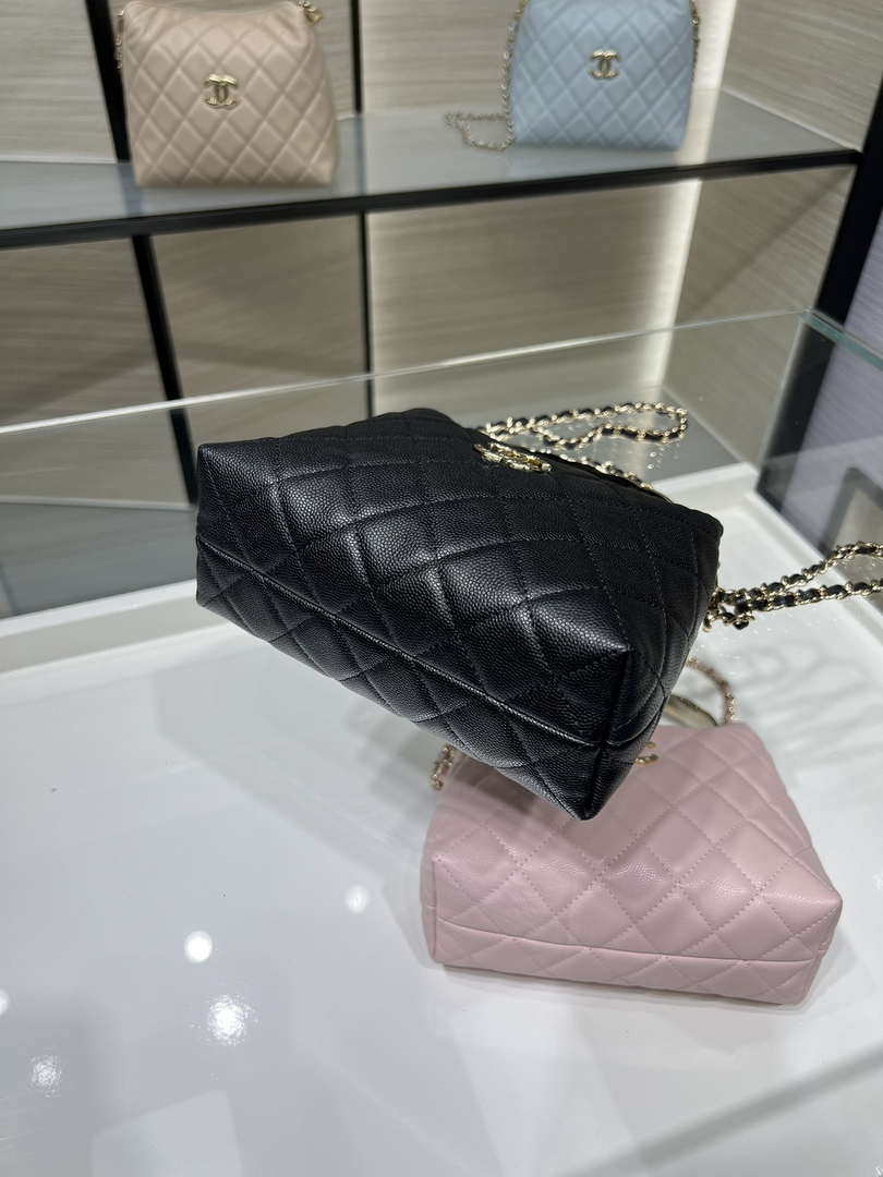 Chanel 25SS Crush With handle box Bag Lambskin AP4591 Black