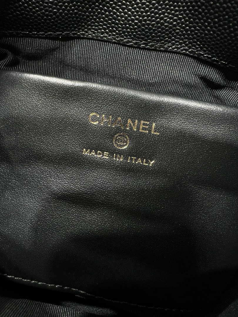 Chanel 25SS Crush With handle box Bag Lambskin AP4591 Black