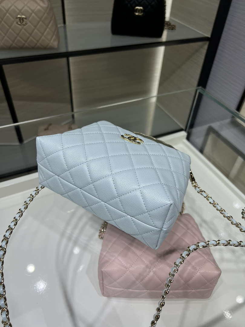 Chanel 25SS Crush With handle box Bag Lambskin AP4591 Blue