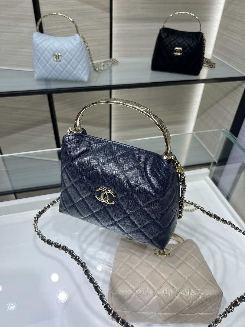 Chanel 25SS Crush With handle box Bag Lambskin AP4591 Navy Blue