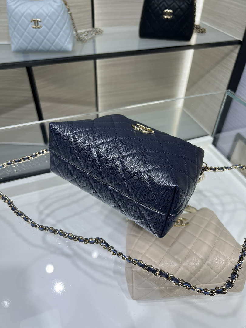 Chanel 25SS Crush With handle box Bag Lambskin AP4591 Navy Blue
