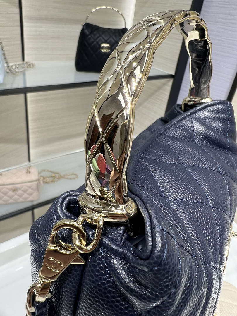 Chanel 25SS Crush With handle box Bag Lambskin AP4591 Navy Blue
