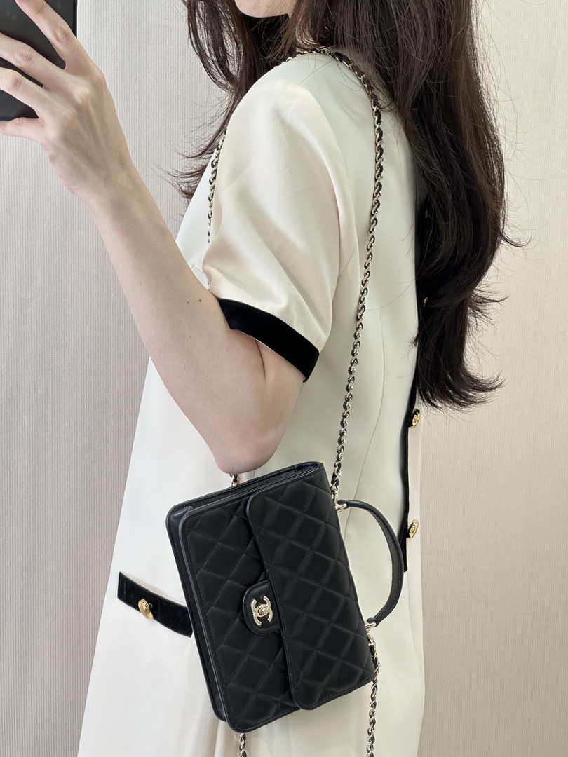 Chanel 25SS Flap Bag Lambskin With Top Handle AS4450 Black
