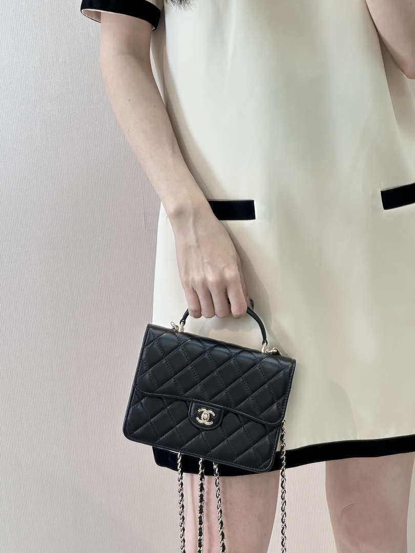 Chanel 25SS Flap Bag Lambskin With Top Handle AS4450 Black