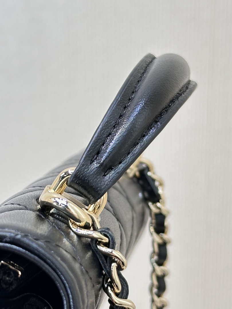 Chanel 25SS Flap Bag Lambskin With Top Handle AS4450 Black