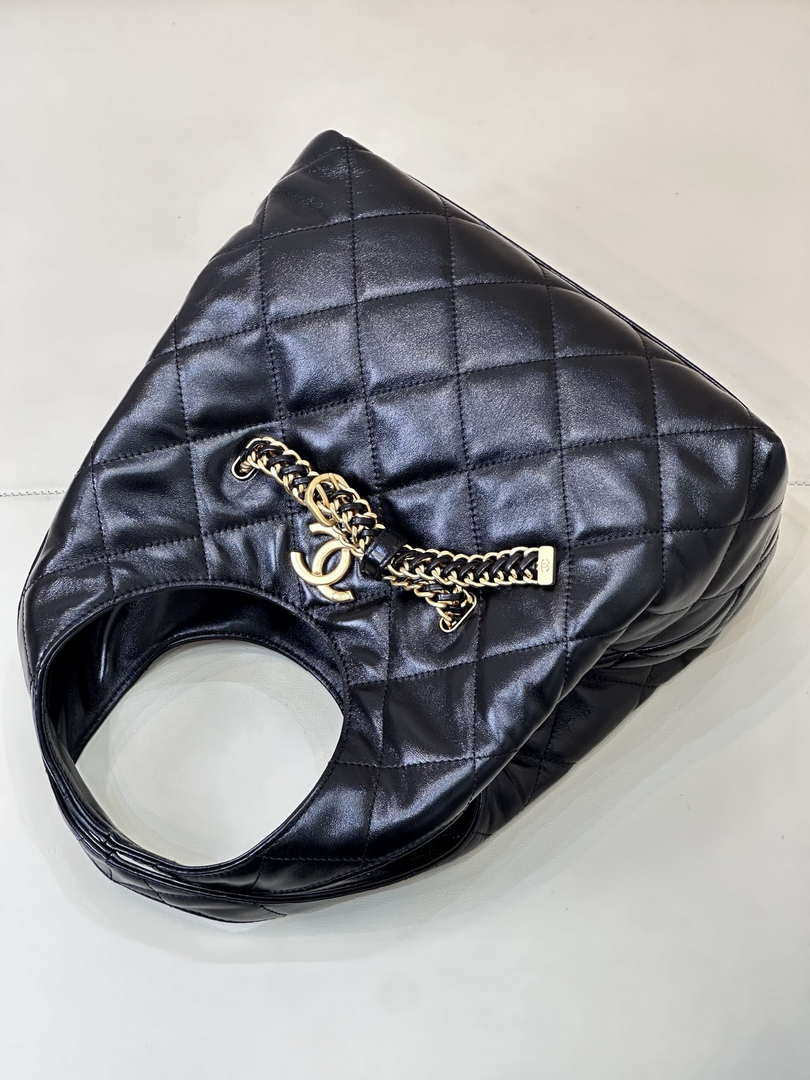 Chanel 25SS Hobo Bag Shiny Lambskin & Gold-Tone Metal AS5411 Black