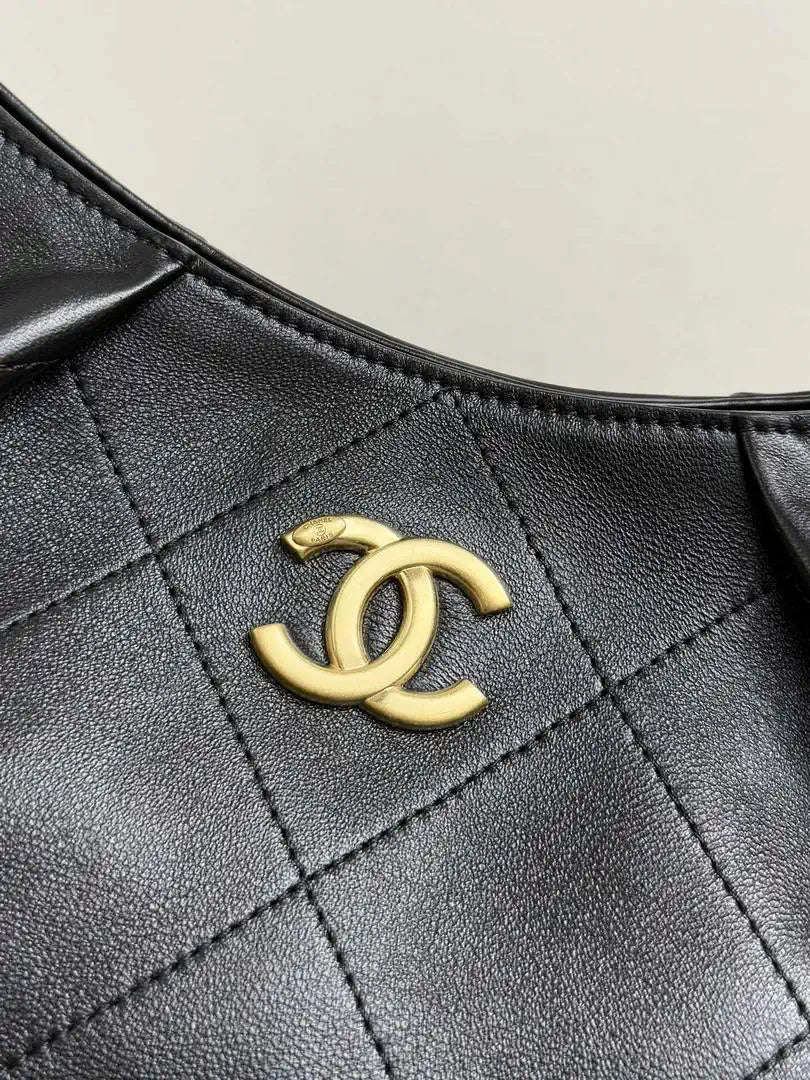 Chanel 26C A99103 Hobo Calfskin & Gold-Tone Metal Black