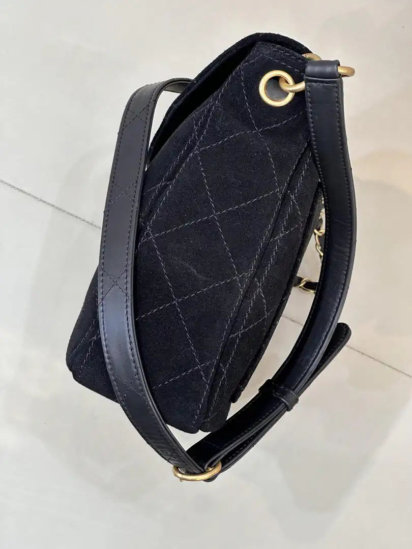 Chanel 26C AS5883 Hobo bag Black suede calfskin Gold-Tone Metal