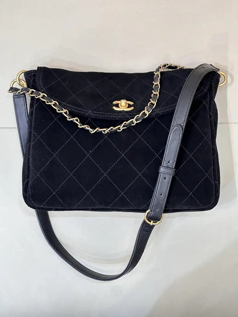 Chanel 26C AS5883 Hobo bag Black suede calfskin Gold-Tone Metal