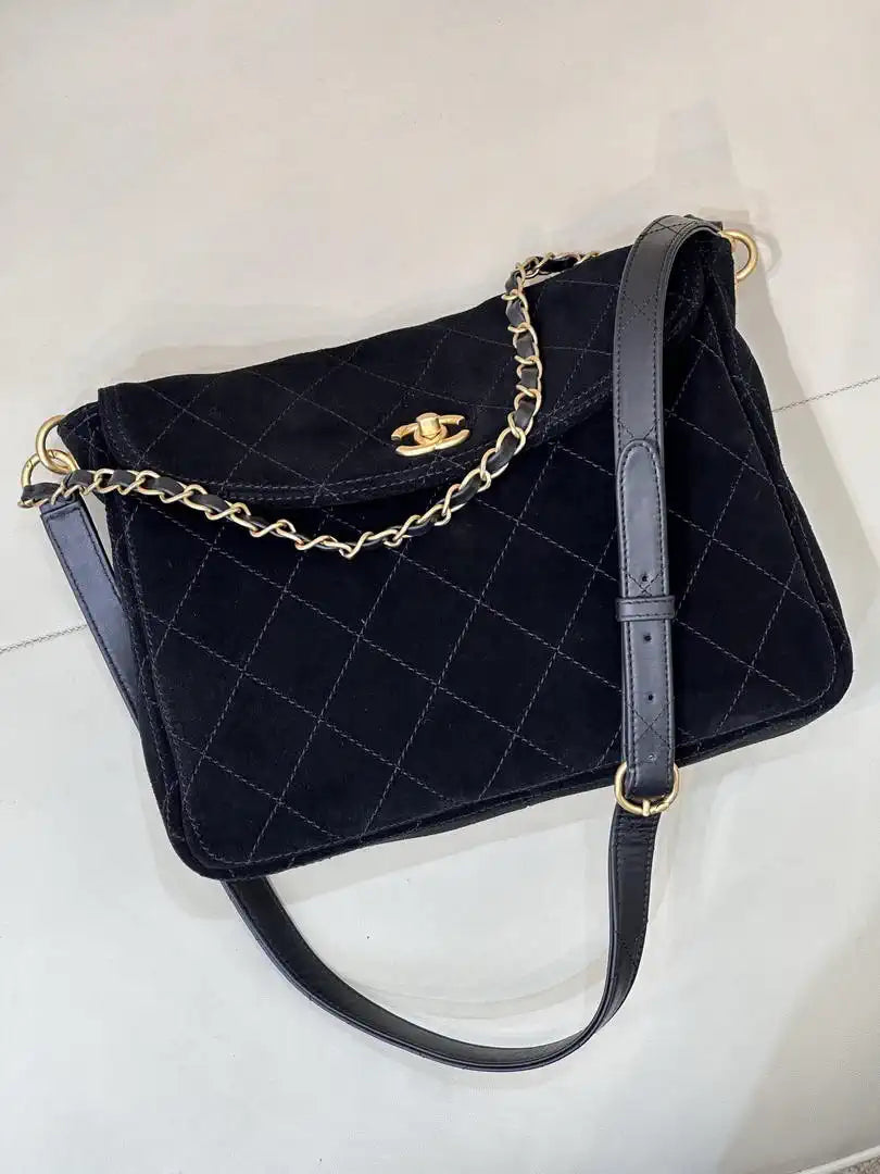 Chanel 26C AS5883 Hobo bag Black suede calfskin Gold-Tone Metal
