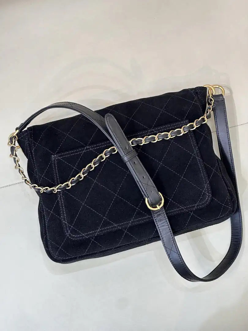 Chanel 26C AS5883 Hobo bag Black suede calfskin Gold-Tone Metal