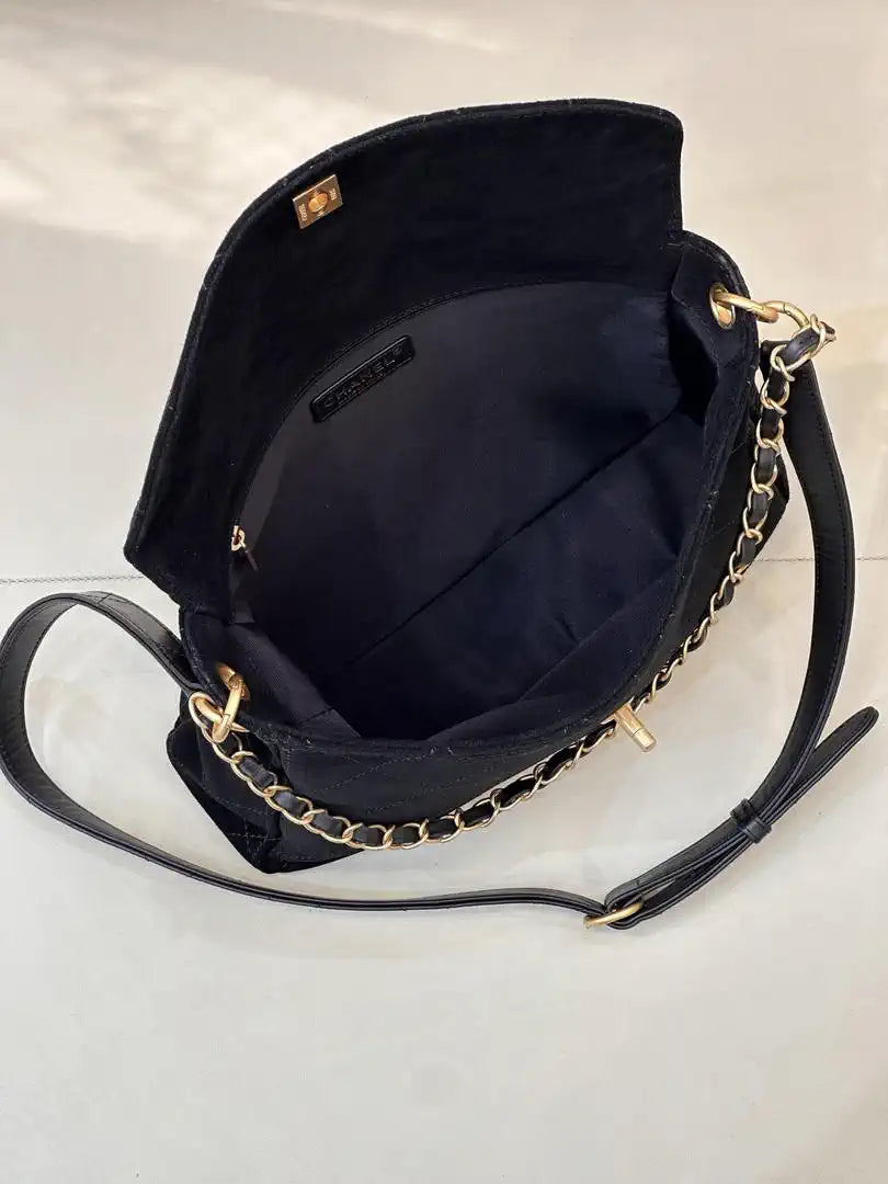 Chanel 26C AS5883 Hobo bag Black suede calfskin Gold-Tone Metal