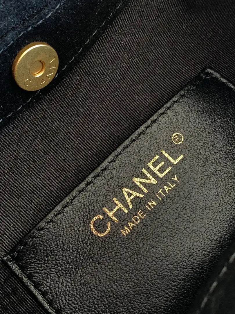 Chanel 26C AS6010 Hobo Suede Calfskin Turtoise-Shell Effect Plexi & Gold-Tone Metal Black