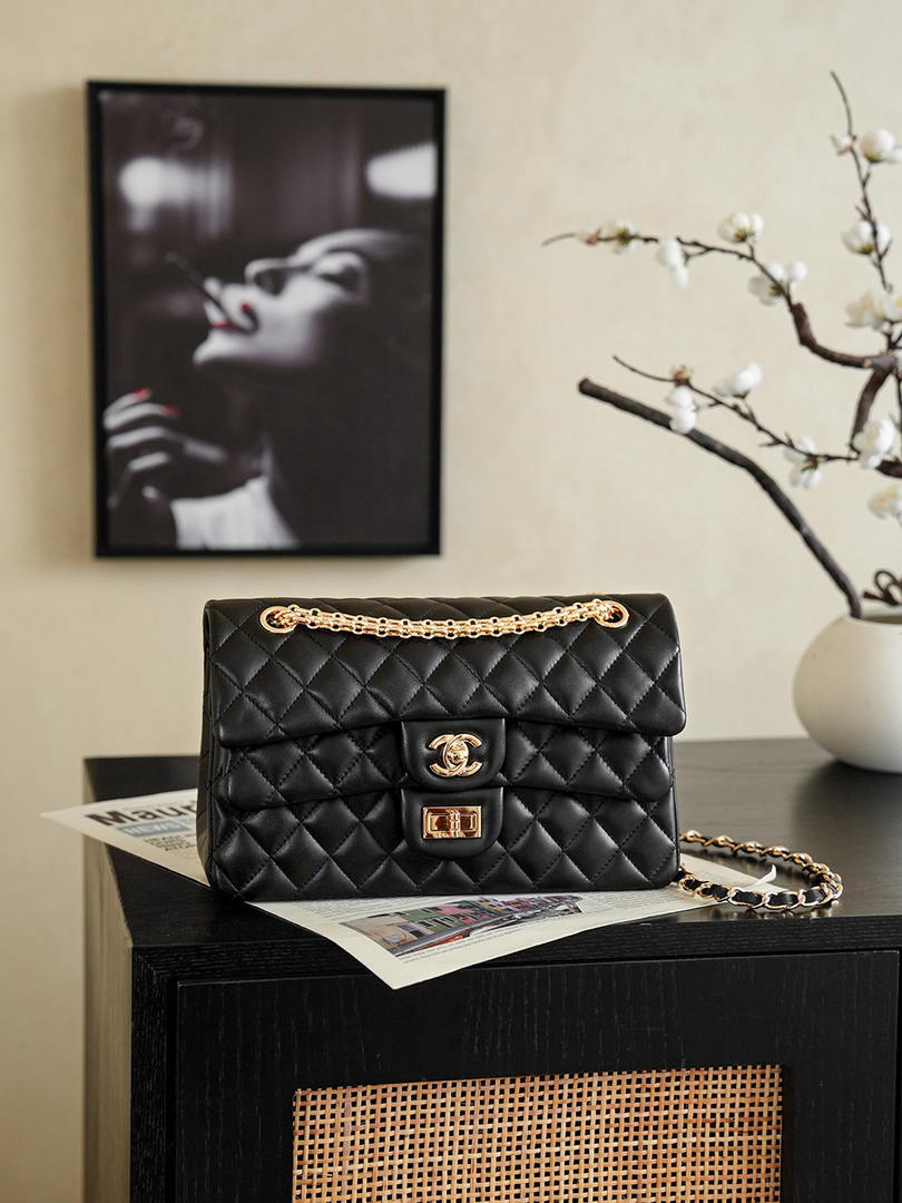 Chanel 26K Flap Classic 11.12 Handbag A01112  Lambskin Black