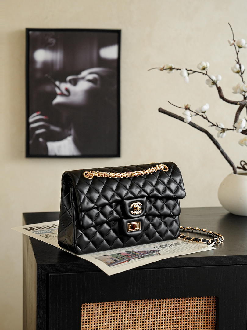 Chanel 26K Flap Classic 11.12 Handbag A01112  Lambskin Black