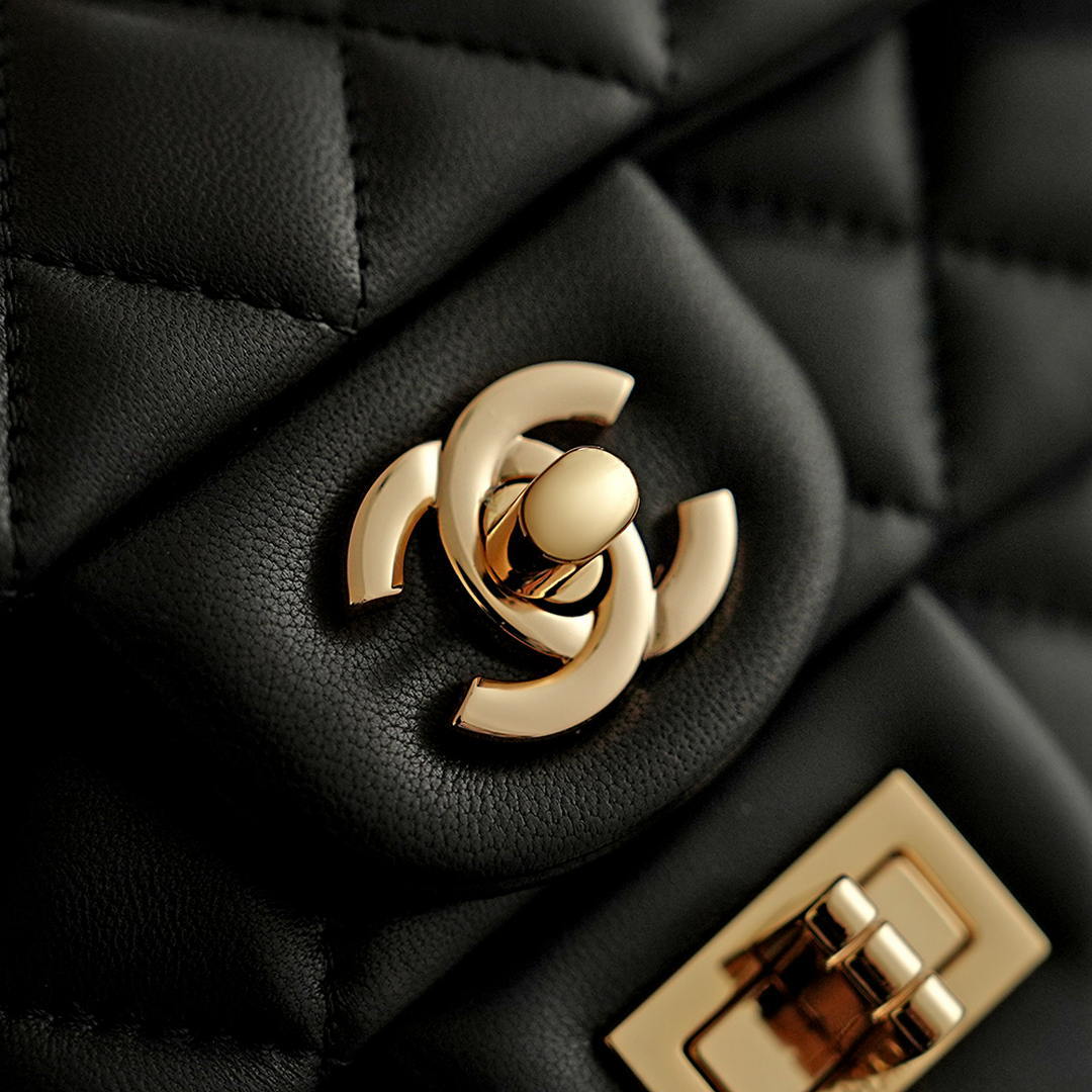 Chanel 26K Flap Classic 11.12 Handbag A01112  Lambskin Black