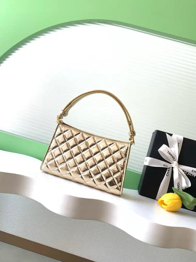 Chanel 26X AS6045 Hobo bag Lambskin Gold