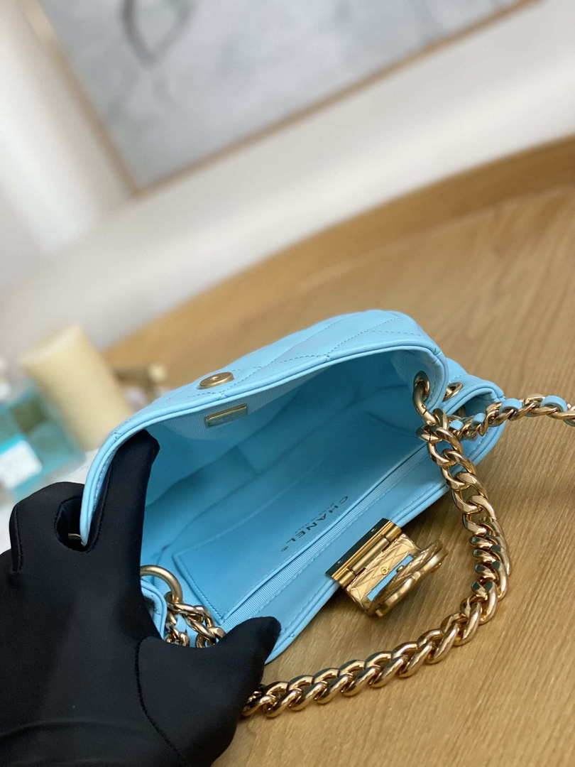 Chanel 3475 Small HOBO Handbag Lambskin & Gold-Tone Metal Ligth Blue - Default Title - View 9
