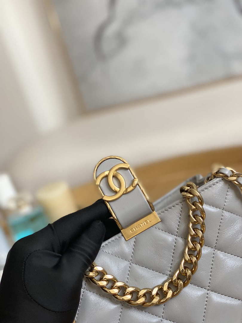 Chanel 3475 Small HOBO Handbag Lambskin & Gold-Tone Metal Light Gray - Default Title - View 4