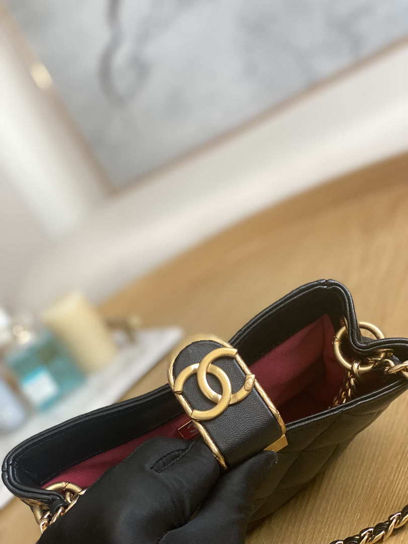 Chanel 3475 Small HOBO Handbag Lambskin & Gold-Tone Metal Black - Default Title - View 4